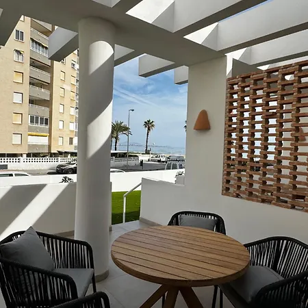 Reyes Catolicos Premium Beach, Playa Urbanova, Апартаменты Аликанте