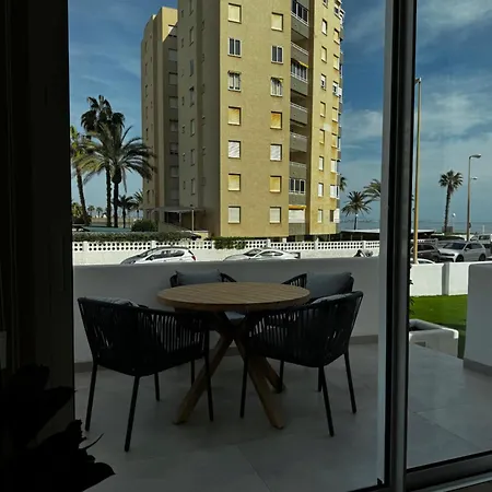 Reyes Catolicos Premium Beach, Playa Urbanova, Апартаменты *